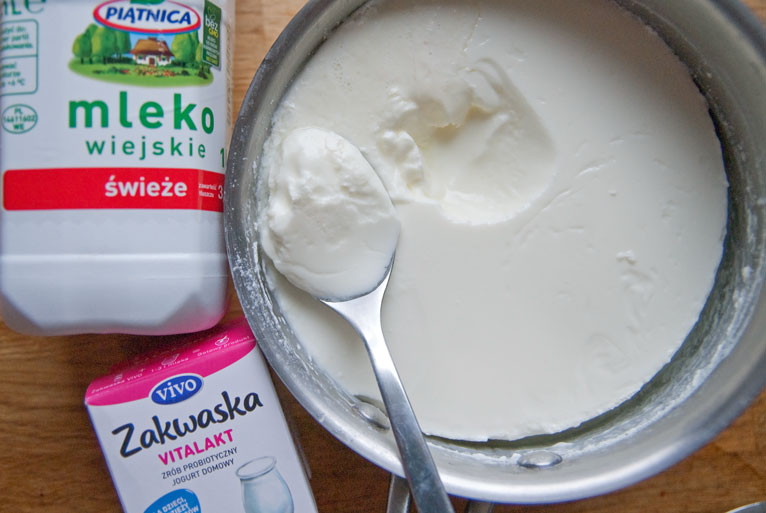 jogurt domowy z mleka PIĄTNICA 3,2 % i Zakwaski VITALAKT