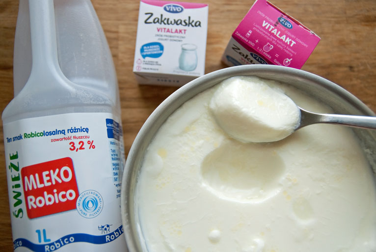 jogurt domowy z mleka ROBICO 3,2 % i Zakwaski VITALAKT